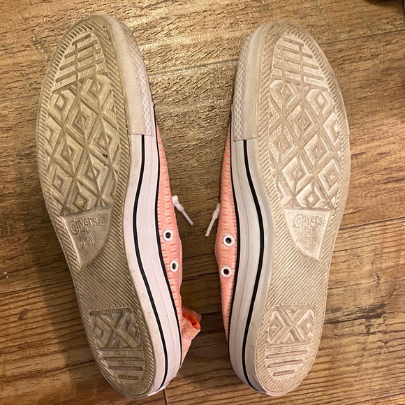 Converse Peach Low-Top Sneakers - Picture 2 of 3